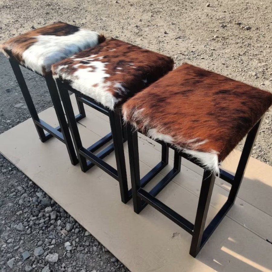 Premium bar stool cowhide topped CUSTOM-MADE | Four-legged design 3