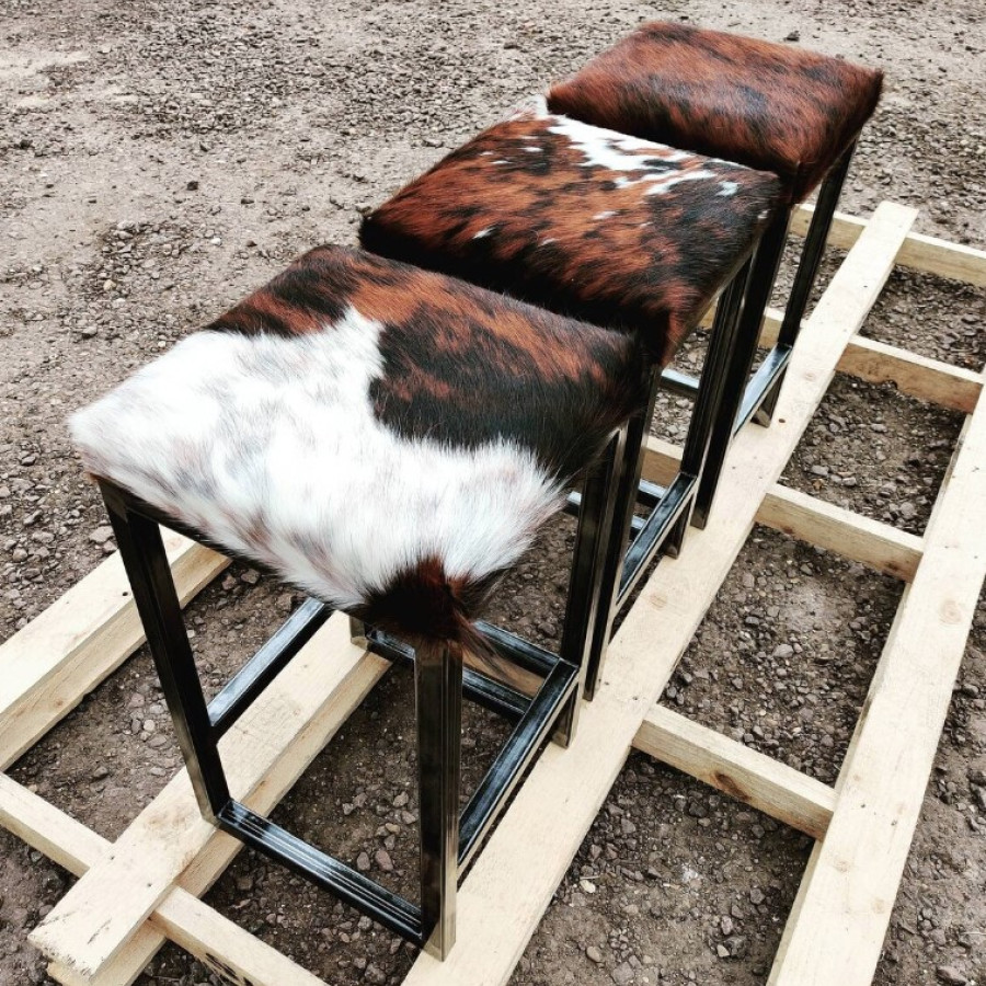 Four-legged stool without back  - 26" seat height -  Savannah croc leather - Raw steel
